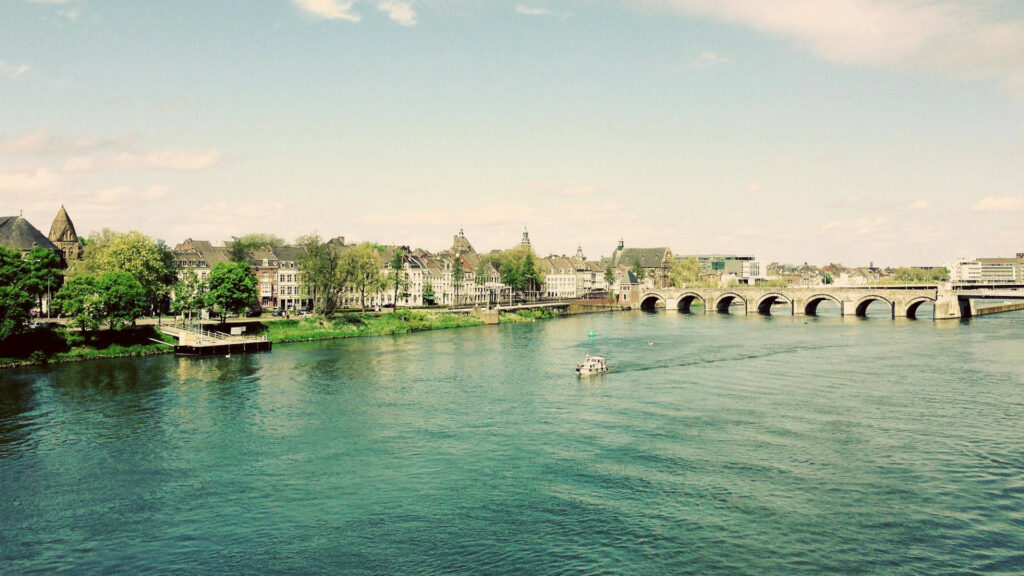 maastricht river - move your x-mas 